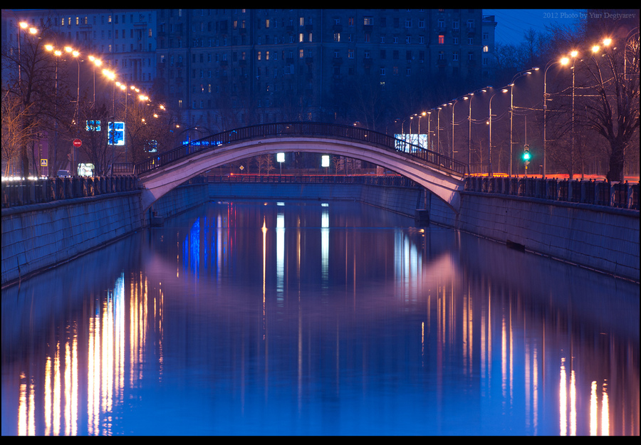 Москва. Рубцов мост.. Пример тестовой фотографии, сделанной объективом Sony 75-300 mm  f/ 4.5-5.6 и фотоаппаратом Sony Alpha 100