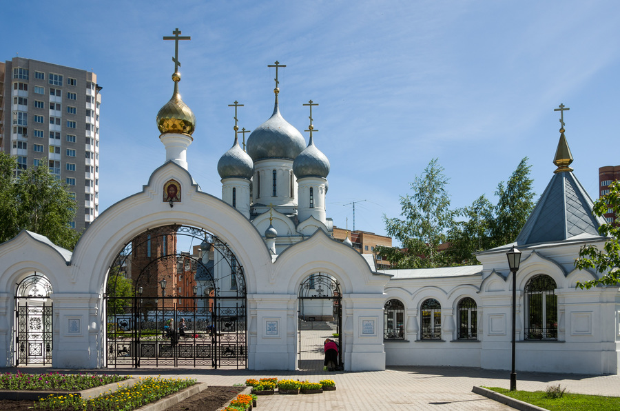 Храм Абалацкой иконы Богородицы. Пример тестовой фотографии, сделанной объективом Vivitar 20 mm f/ 3.8 Kino и фотоаппаратом Pentax K5IIs