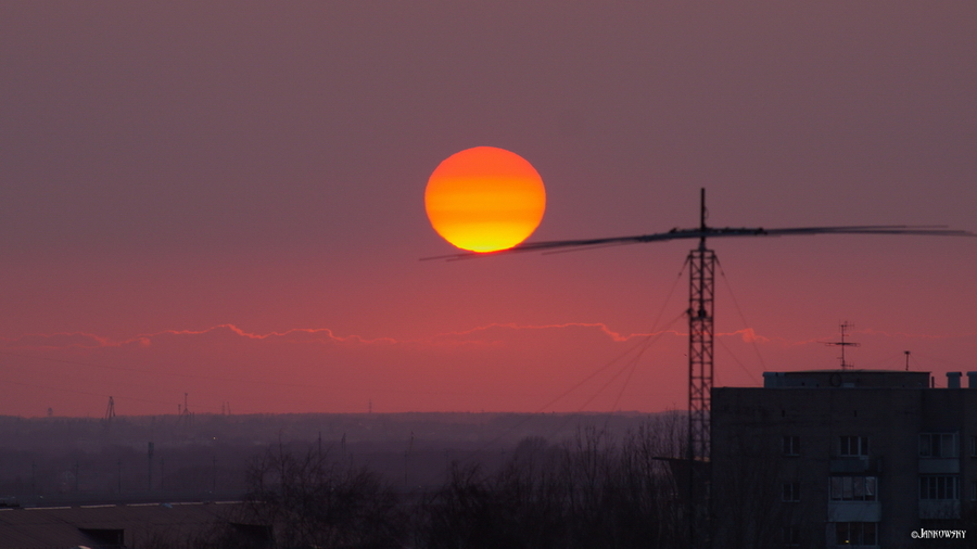 Солнце 2.04.20 в Омске. Пример тестовой фотографии, сделанной объективом Canon FDn 300 mm f/ 2.8 L и фотоаппаратом NEX 3N