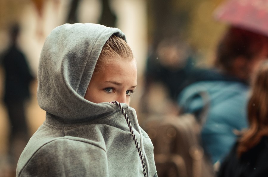 Крапает дождь. Пример тестовой фотографии, сделанной объективом Nikon AF DC Nikkor 135 mm f/ 2 и фотоаппаратом 