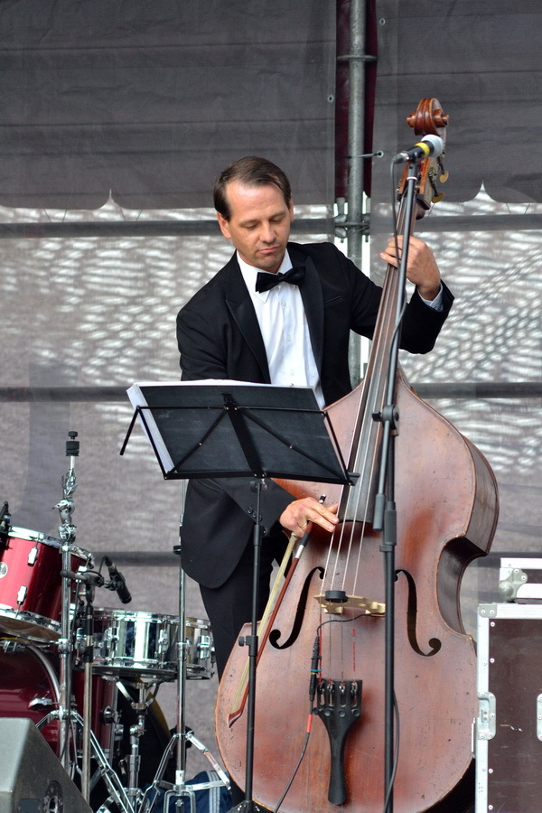 Chernigiv Jazz Open. Пример тестовой фотографии, сделанной объективом Canon FDn 70-210 mm f/ 4 и фотоаппаратом nikon d3100